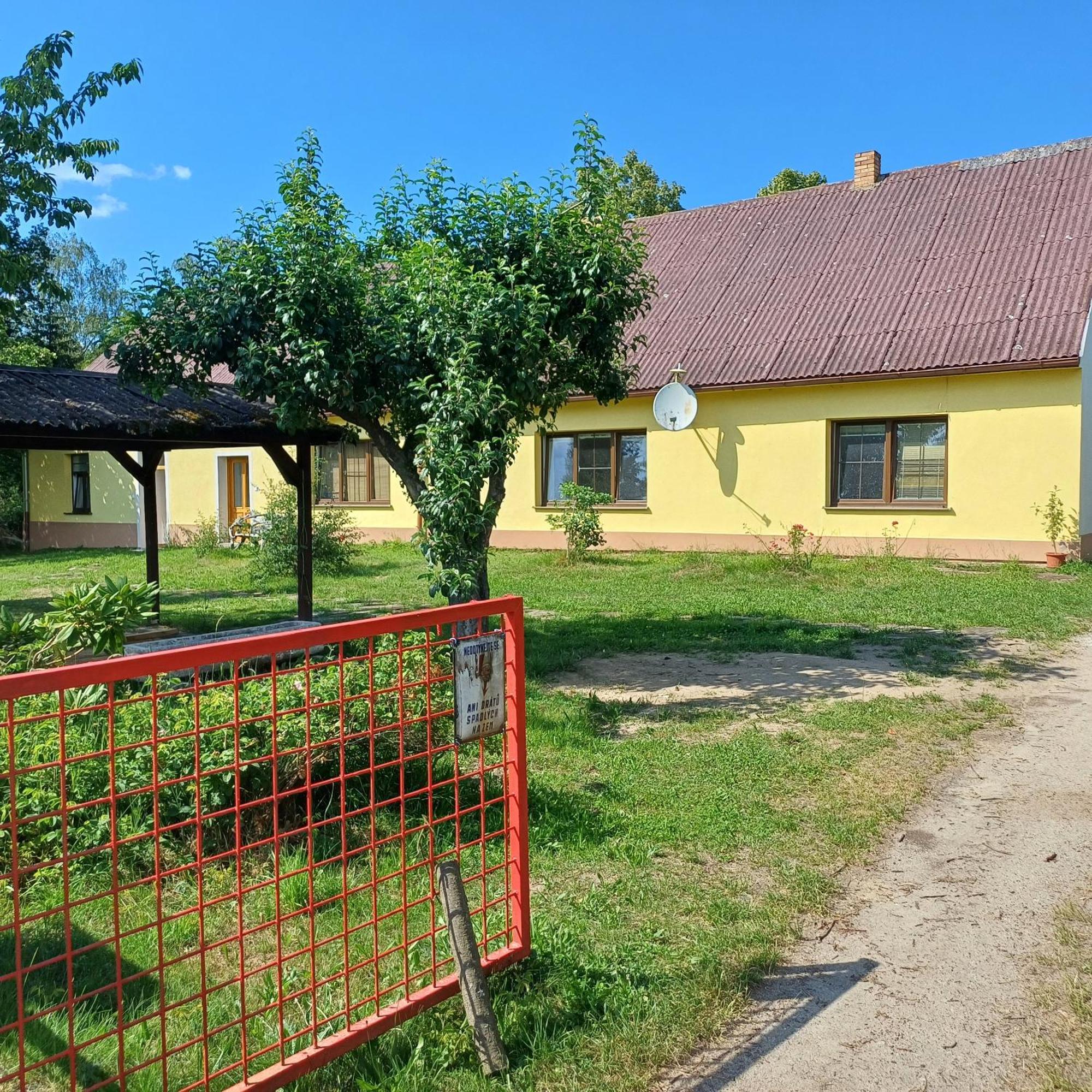 Апартаменты Statek U Spulaka Lomnice nad Luznici Экстерьер фото